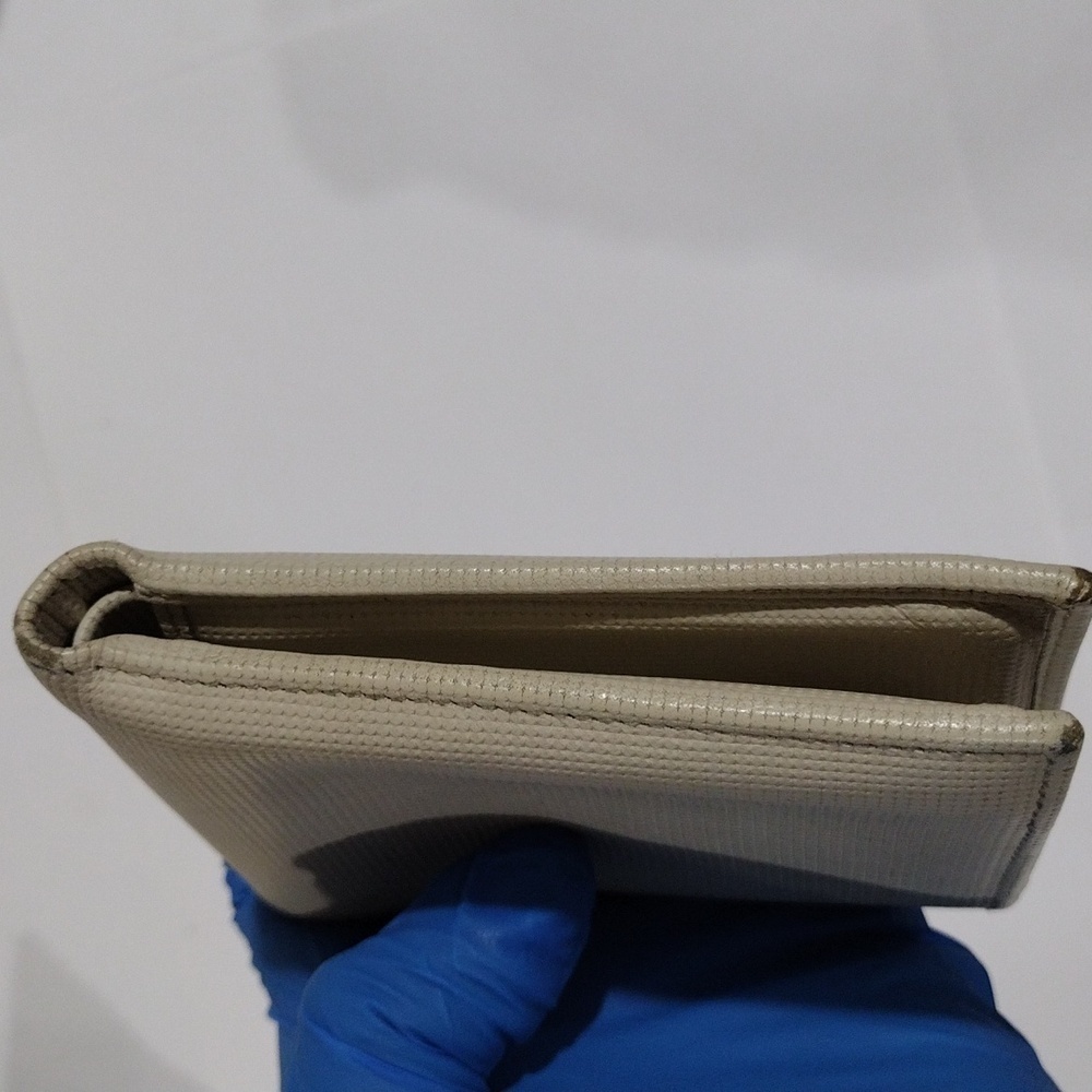 Authentic GUCCI Beige Textured Leather Wallet Silver Hardware w/ Box & Dust Bag - Picture 12 of 17